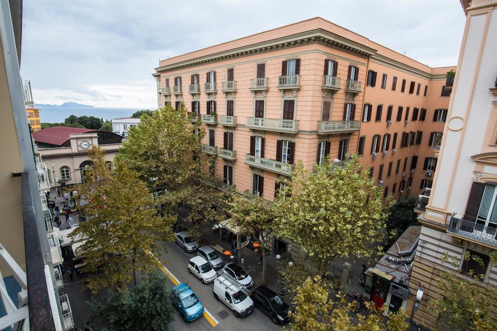 Bernini 20 Bed & Breakfast Naples Exterior photo
